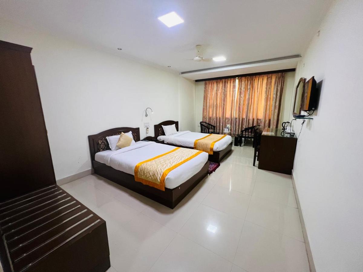 Bodhgaya Regency Hotel Ngoại thất bức ảnh