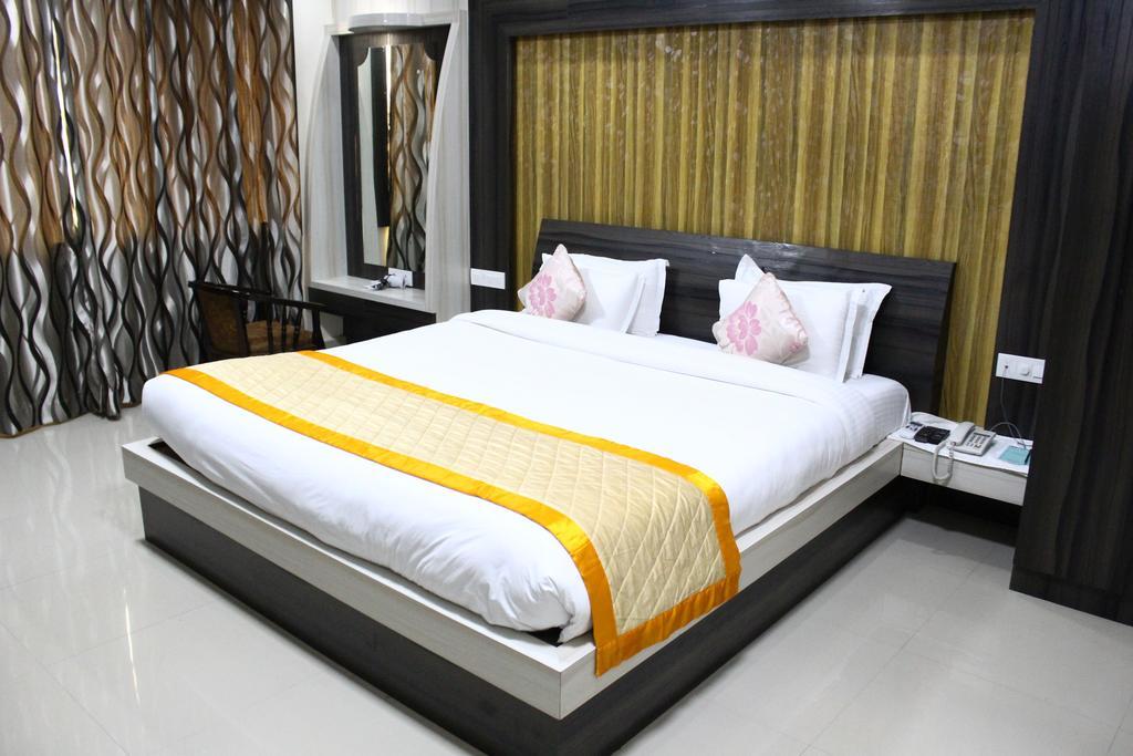 Bodhgaya Regency Hotel Ngoại thất bức ảnh