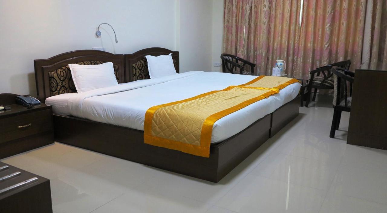 Bodhgaya Regency Hotel Ngoại thất bức ảnh