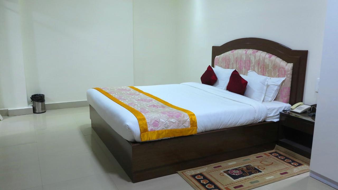 Bodhgaya Regency Hotel Ngoại thất bức ảnh